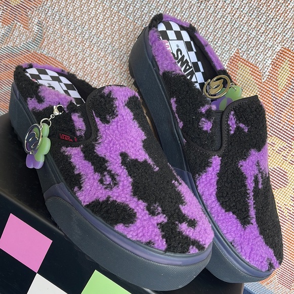 Vans WMNS Classic Slip-0n
Ireneisgood Multi
VN0A4BVZBMB
Platforms - Picture 7 of 16